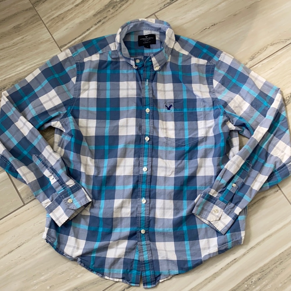 Men’s AE Long Sleeve Plaid Button Down - Large